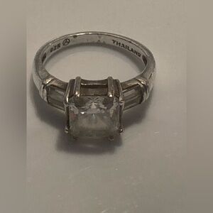 Size 6 - vintage women’s silver and Cubic Zirconia Ring